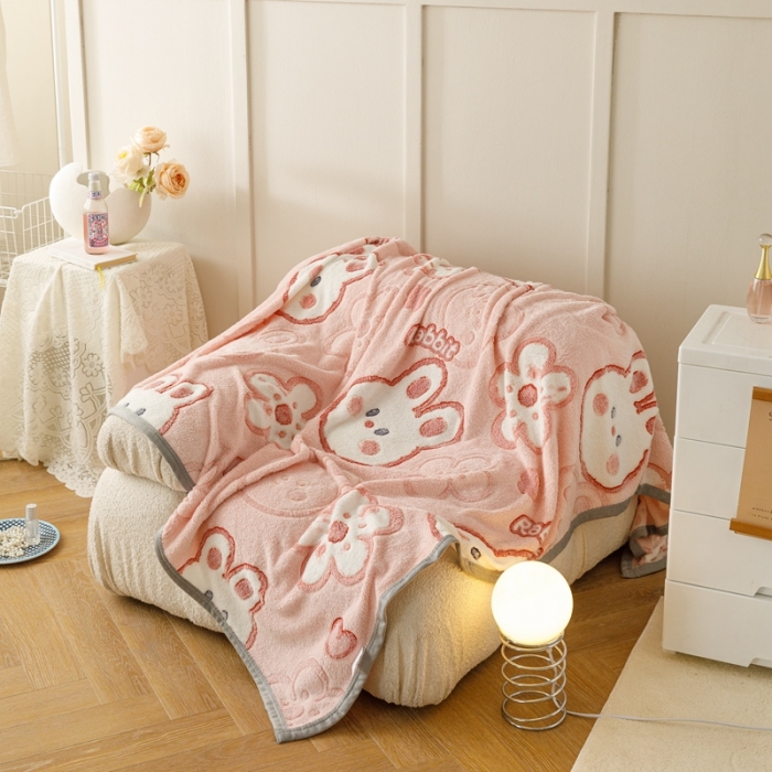 91家纺网 家纺一手货源 找家纺 慕尚2022新款雪花绒毛毯印花牛奶绒盖毯沙发午睡毯子花花小兔