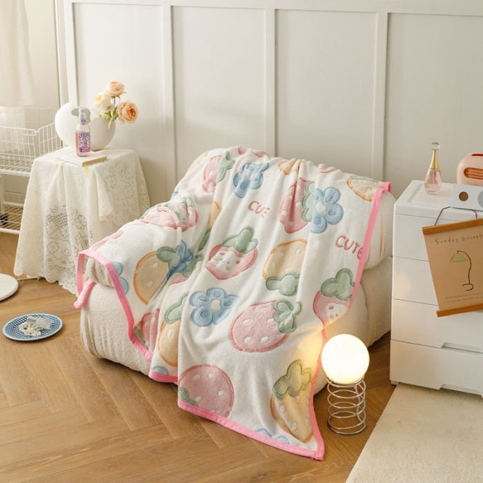 91家纺网 家纺一手货源 找家纺 慕尚2022新款雪花绒毛毯印花牛奶绒盖毯沙发午睡毯子甜甜草莓