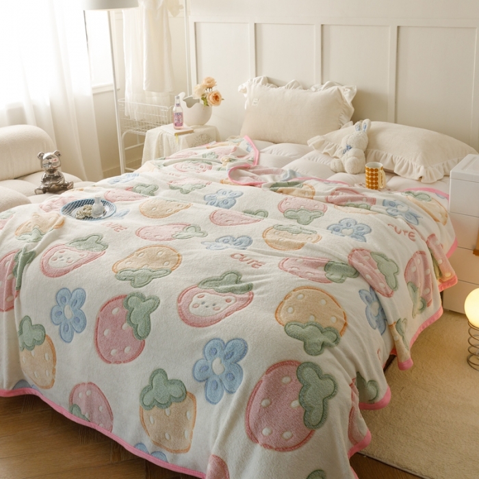 91家纺网 家纺一手货源 找家纺 慕尚2022新款雪花绒毛毯印花牛奶绒盖毯沙发午睡毯子甜甜草莓