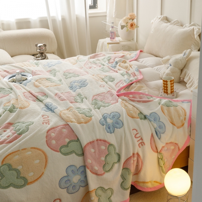 91家纺网 家纺一手货源 找家纺 慕尚2022新款雪花绒毛毯印花牛奶绒盖毯沙发午睡毯子甜甜草莓