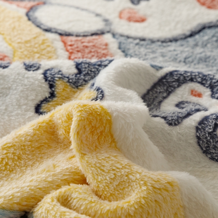 91家纺网 家纺一手货源 找家纺 慕尚2022新款雪花绒毛毯印花牛奶绒盖毯沙发午睡毯子幸运小熊