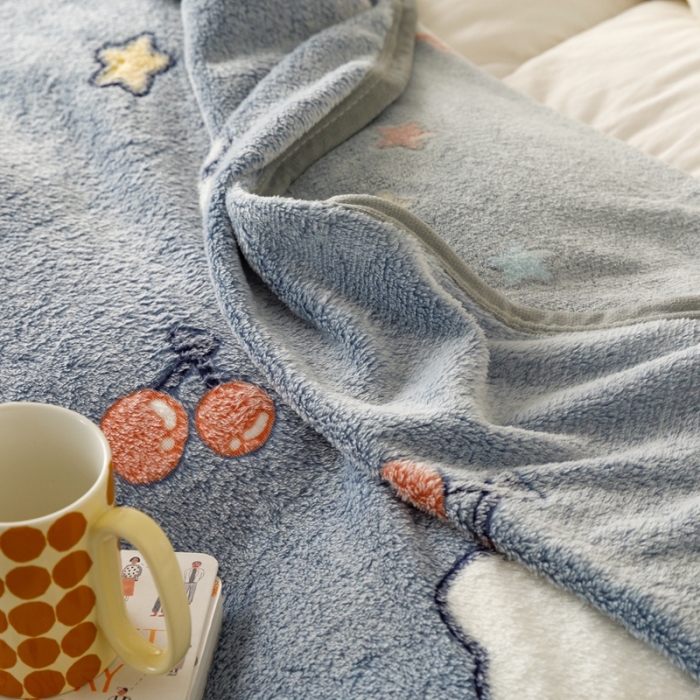 91家纺网 家纺一手货源 找家纺 慕尚2022新款雪花绒毛毯印花牛奶绒盖毯沙发午睡毯子幸运小熊