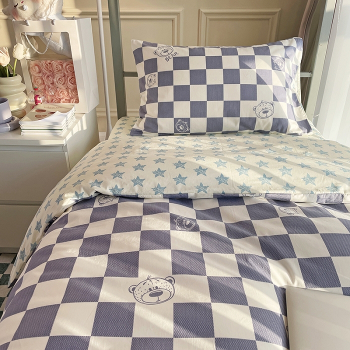 91家纺网 家纺一手货源 找家纺 千朵 2022新款正宗13372全棉学生三件套套装 笨笨熊