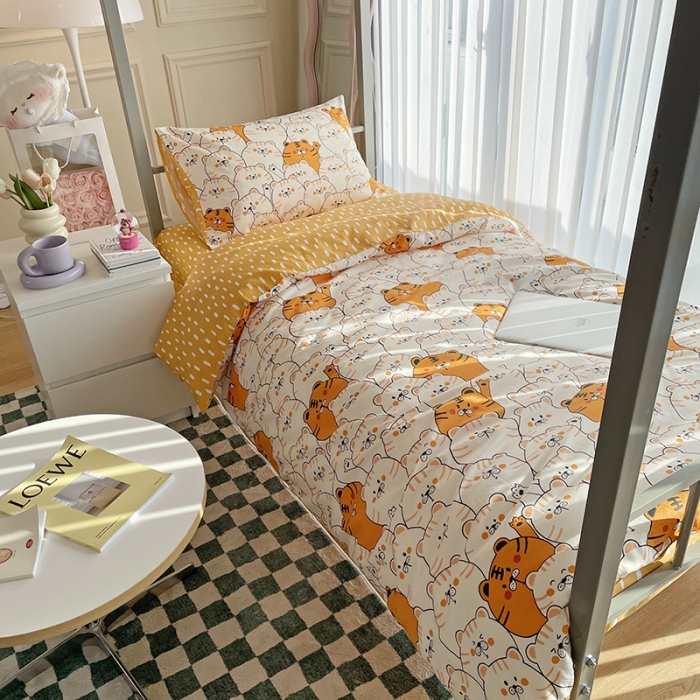 91家纺网 家纺一手货源 找家纺 千朵 2022新款正宗13372全棉学生三件套套装 小萌虎