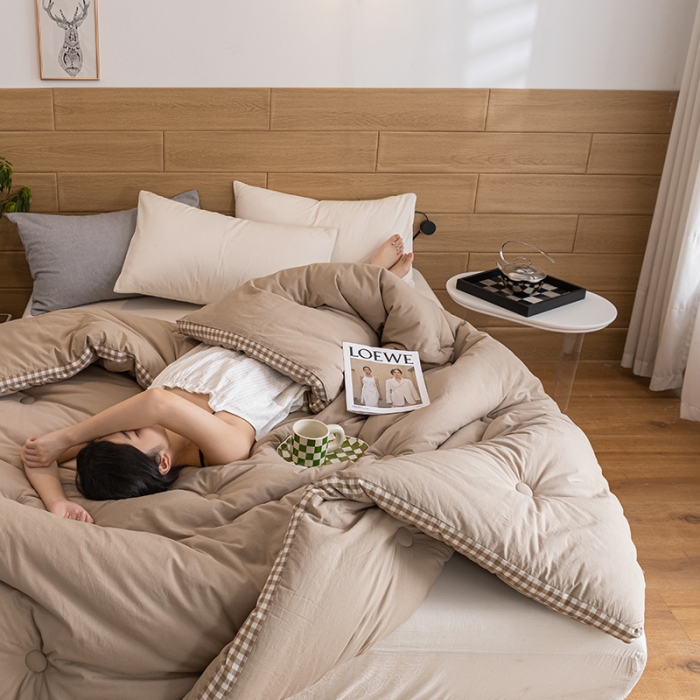 91家纺网 家纺一手货源 找家纺 子由 2022新款无印风棋盘格立体边冬被 棋盘格-米驼