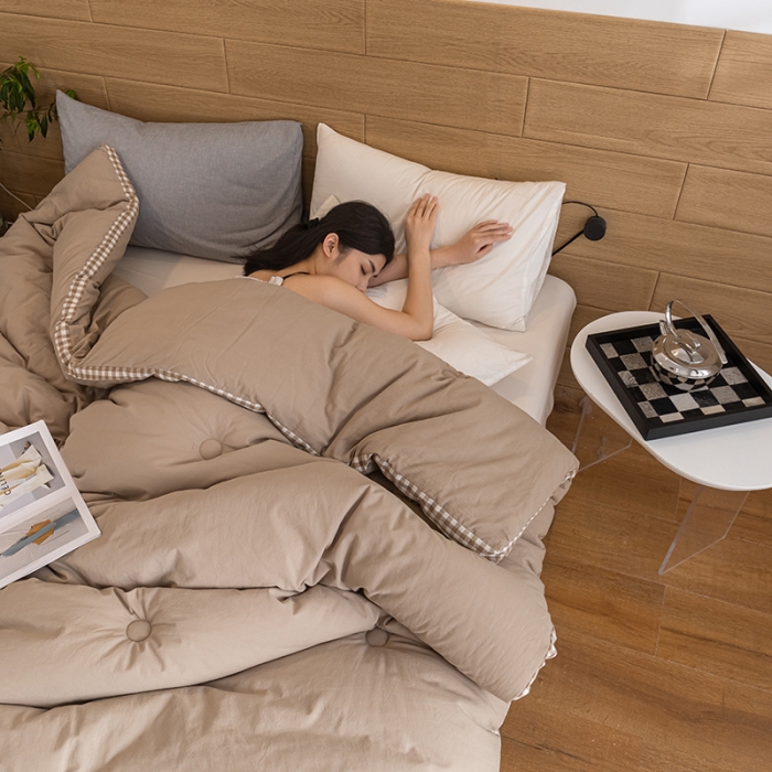 91家纺网 家纺一手货源 找家纺 子由 2022新款无印风棋盘格立体边冬被 棋盘格-米驼