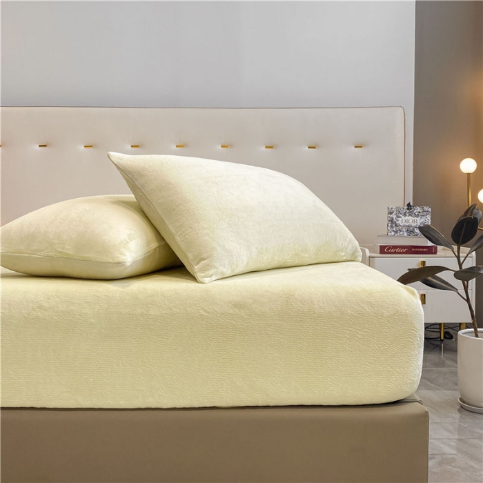 91家纺网 家纺一手货源 找家纺 古吉梦 2022年新款牛奶绒纯色床笠三件套 牛奶绒床笠-奶白