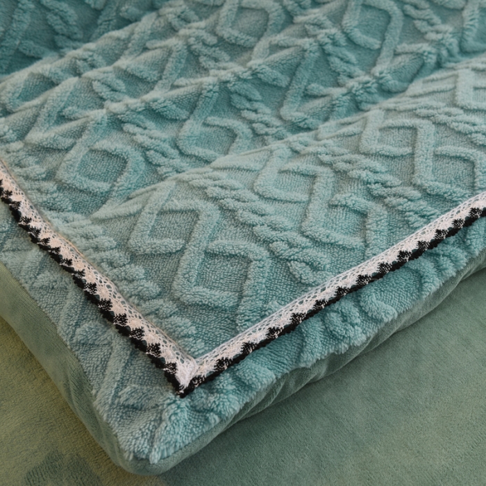 91家纺网 家纺一手货源 找家纺 绒兔兔 2022新款秋冬舒棉绒韩版床裙床单四件套 复古绿