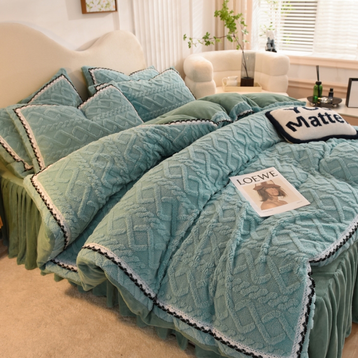 91家纺网 家纺一手货源 找家纺 绒兔兔 2022新款秋冬舒棉绒韩版床裙床单四件套 复古绿