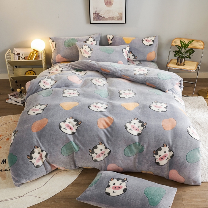91家纺网 家纺一手货源 找家纺 被多多 2022新款雪花绒印花被套 奶牛灰