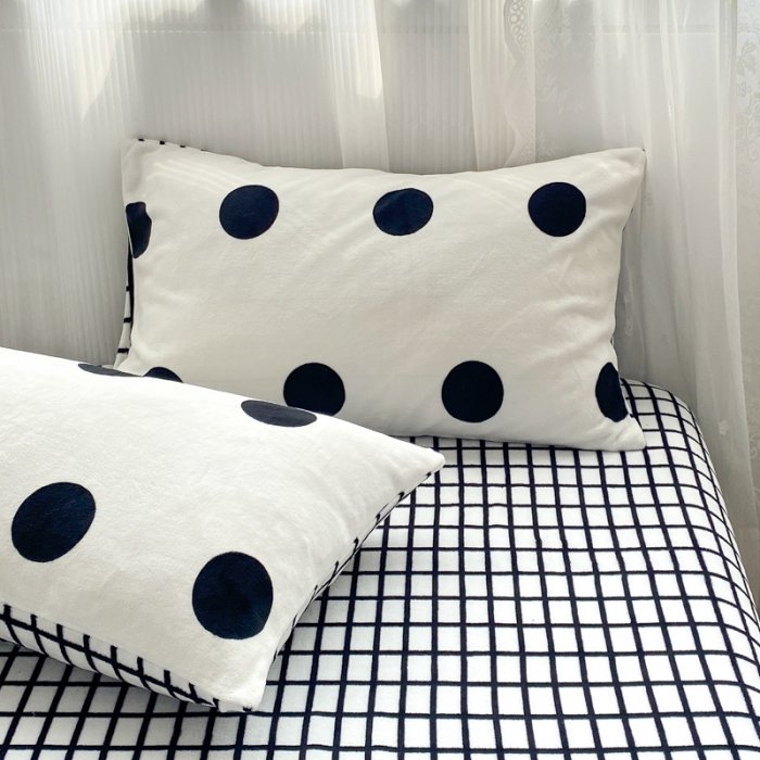 91家纺网 家纺一手货源 找家纺 西引力 2022新加厚印花小清新牛奶绒四件套法莱绒单被套直播 黑糖波点