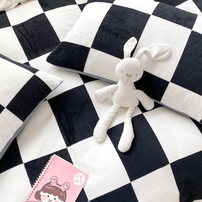 91家纺网 家纺一手货源 找家纺 西引力 2022新加厚印花小清新牛奶绒四件套法莱绒单被套直播 黑糖方砖