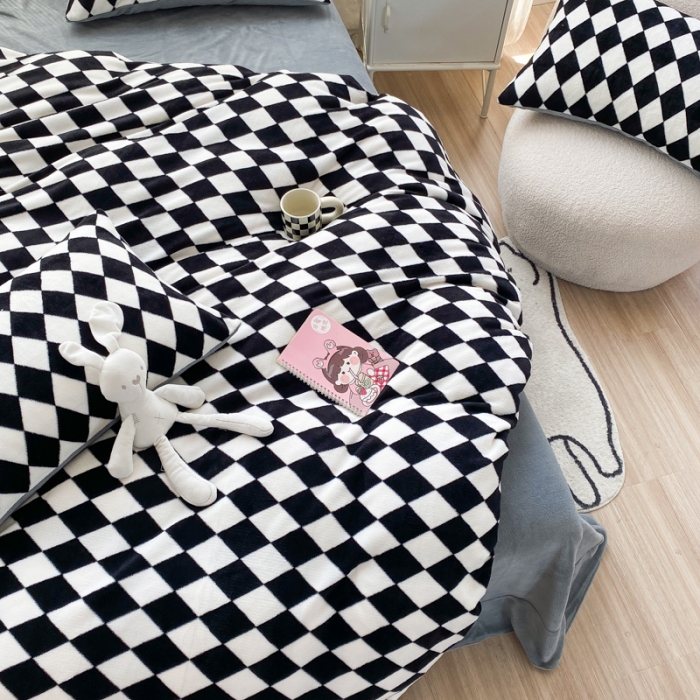 91家纺网 家纺一手货源 找家纺 西引力 2022新加厚印花小清新牛奶绒四件套法莱绒单被套直播 黑糖菱格