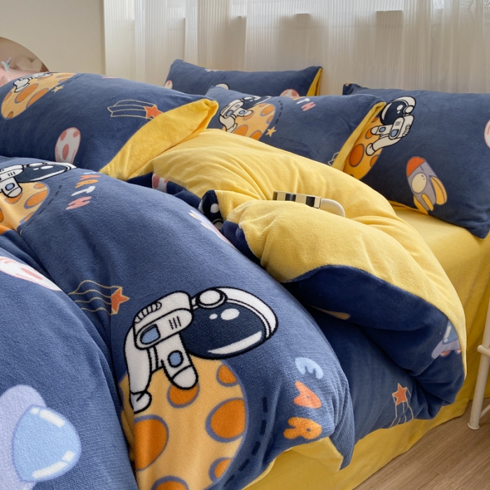 91家纺网 家纺一手货源 找家纺 西引力 2022新加厚印花小清新牛奶绒四件套法莱绒单被套直播 太空人