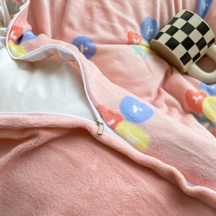 91家纺网 家纺一手货源 找家纺 西引力 2022新加厚印花小清新牛奶绒四件套法莱绒单被套直播 小花花