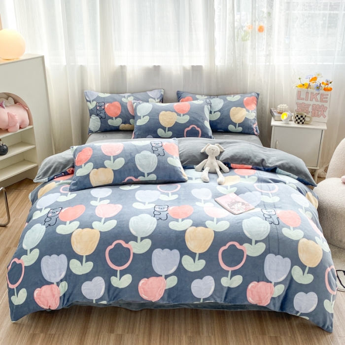 91家纺网 家纺一手货源 找家纺 西引力 2022印花小清新牛奶绒四件套法莱绒单被套 熊出没