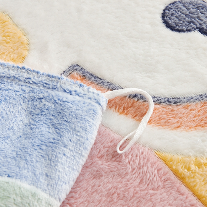 91家纺网 家纺一手货源 找家纺 被多多 2022新款雪花绒印花四件套 爱心彩虹