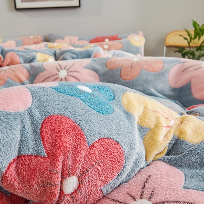 91家纺网 家纺一手货源 找家纺 被多多 2022新款雪花绒印花四件套 蔓蔓花舞