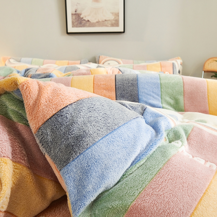 91家纺网 家纺一手货源 找家纺 被多多 2022新款雪花绒印花四件套 爱心彩虹