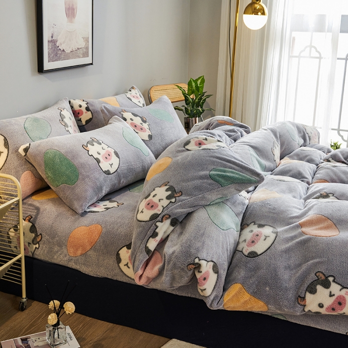 91家纺网 家纺一手货源 找家纺 被多多 2022新款雪花绒印花四件套 奶牛灰