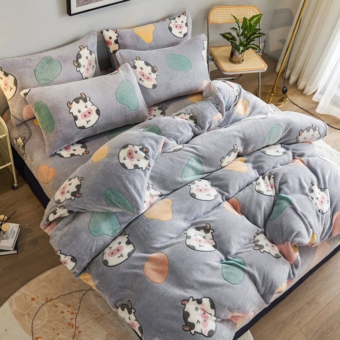 91家纺网 家纺一手货源 找家纺 被多多 2022新款雪花绒印花四件套 奶牛灰