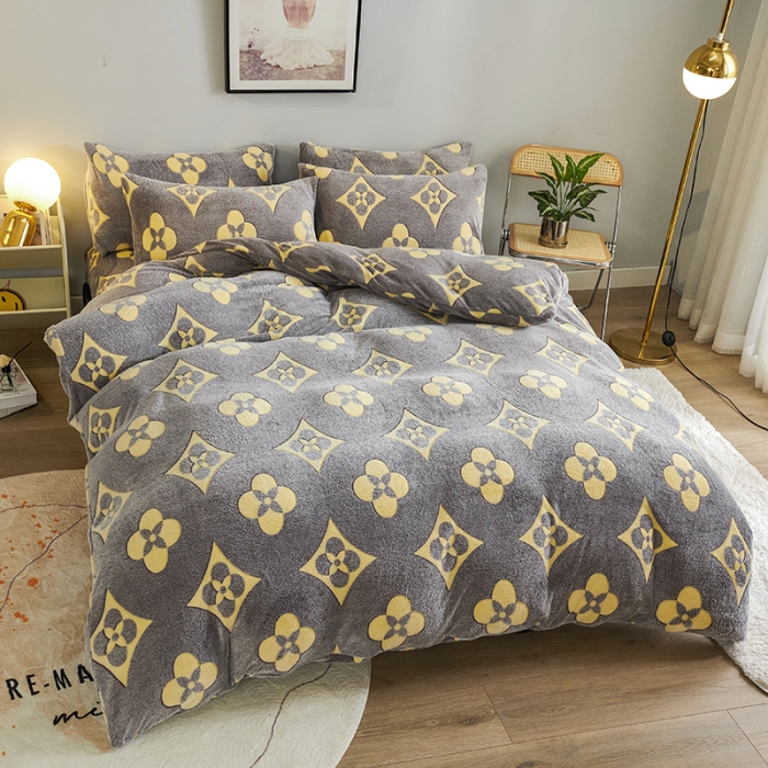 91家纺网 家纺一手货源 找家纺 被多多 2022新款雪花绒印花四件套 四叶草