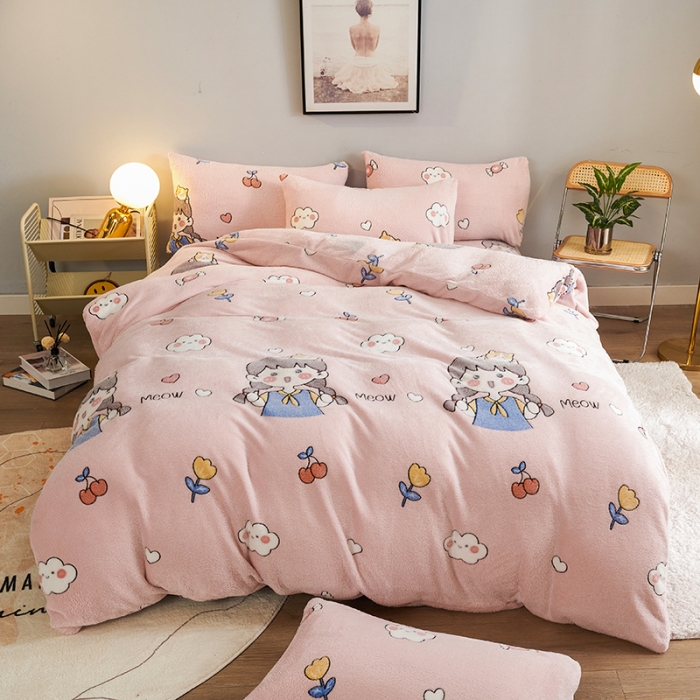 91家纺网 家纺一手货源 找家纺 被多多 2022新款雪花绒印花四件套 樱桃女孩