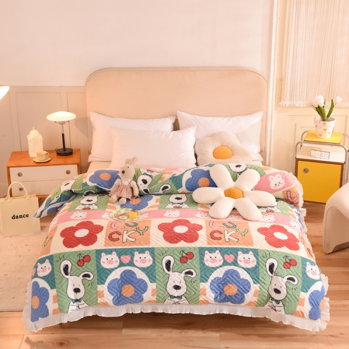 91家纺网 家纺一手货源 找家纺 2025新款牛奶绒印花夹棉花边 单品被套 萌宠跳跳