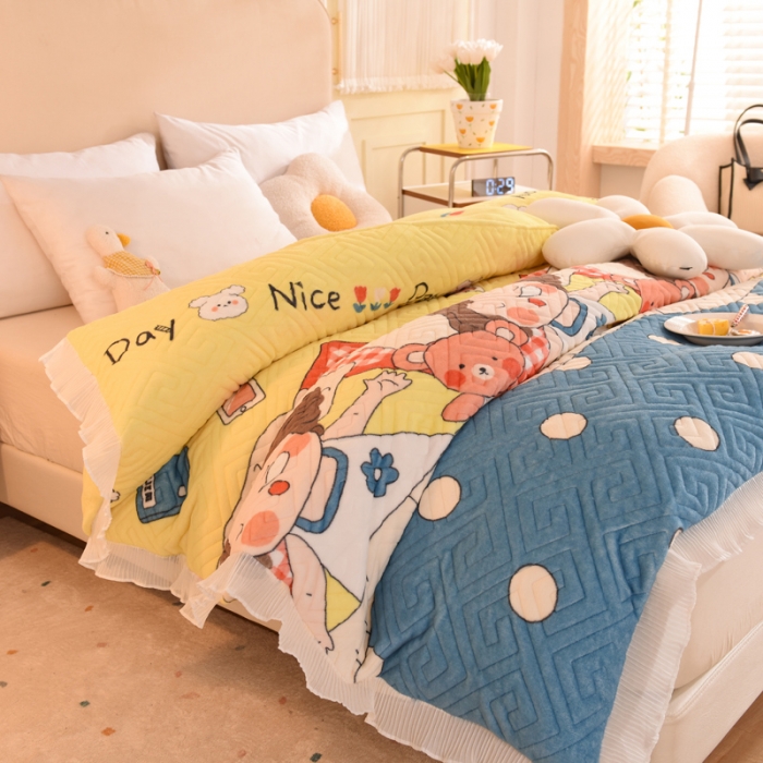 91家纺网 家纺一手货源 找家纺 2025新款牛奶绒印花夹棉花边 单品被套 泡泡公主