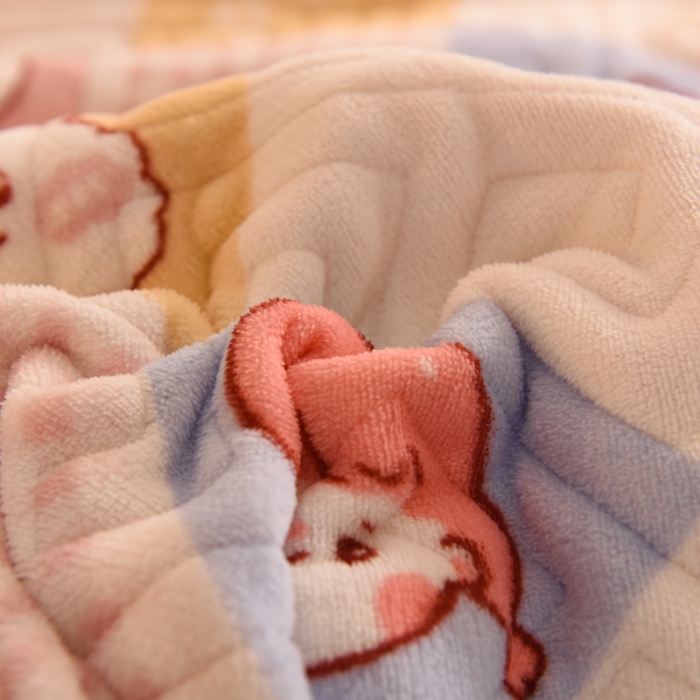 91家纺网 家纺一手货源 找家纺 2025新款牛奶绒印花夹棉花边 单品被套 诗雨恋人