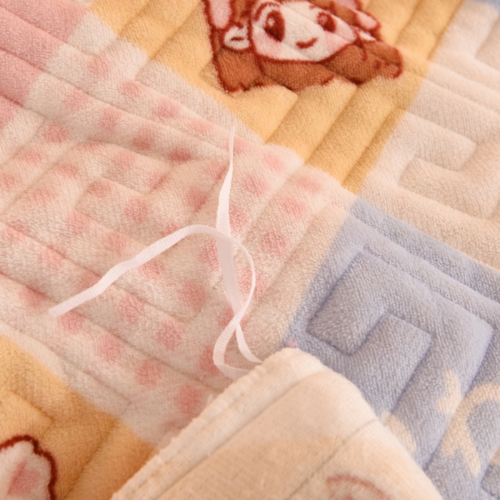 91家纺网 家纺一手货源 找家纺 2025新款牛奶绒印花夹棉花边 单品被套 诗雨恋人