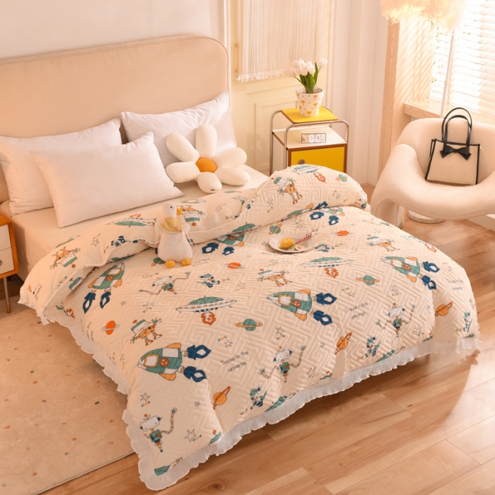 91家纺网 家纺一手货源 找家纺 2025新款牛奶绒印花夹棉花边 单品被套 太空机器人米白