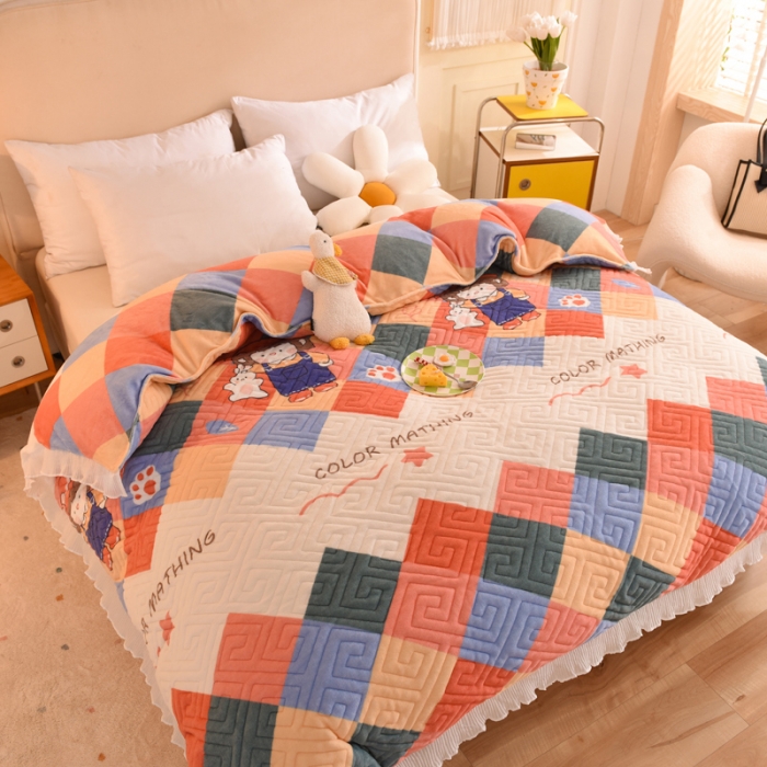 91家纺网 家纺一手货源 找家纺 2025新款牛奶绒印花夹棉花边 单品被套 校园女孩