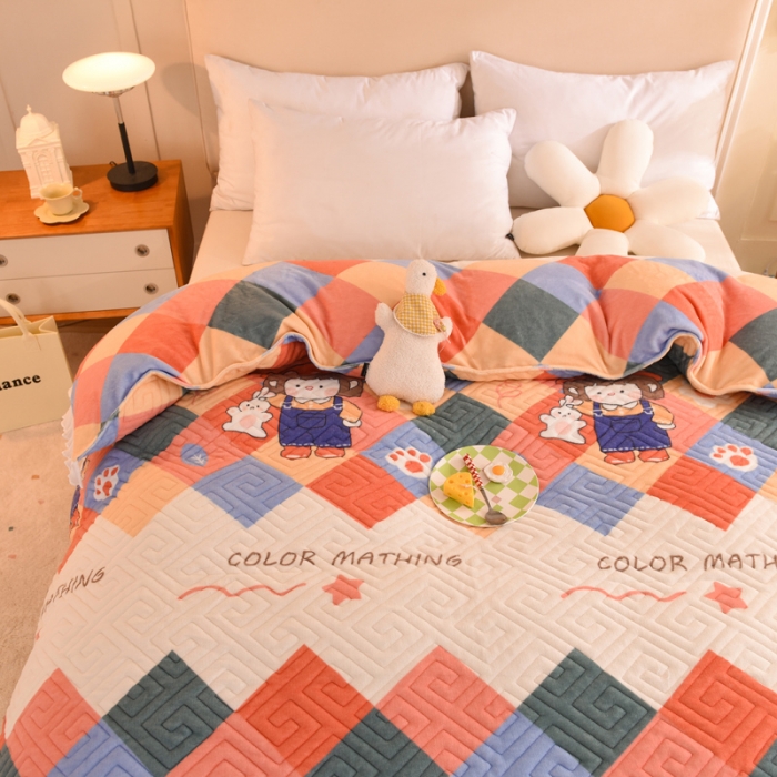 91家纺网 家纺一手货源 找家纺 2025新款牛奶绒印花夹棉花边 单品被套 校园女孩