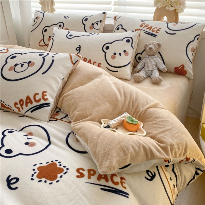 91家纺网 家纺一手货源 找家纺 古吉梦 2022年新款牛奶绒印花四件套 白熊