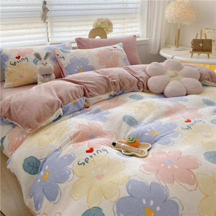 91家纺网 家纺一手货源 找家纺 古吉梦 2022年新款牛奶绒印花四件套 花梦