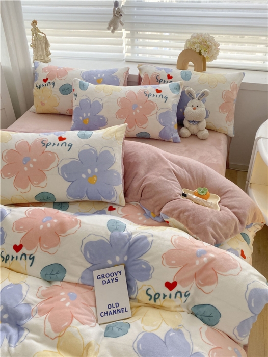 91家纺网 家纺一手货源 找家纺 古吉梦 2022年新款牛奶绒印花四件套 花梦