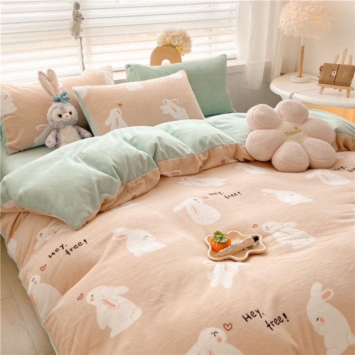 91家纺网 家纺一手货源 找家纺 古吉梦 2022年新款牛奶绒印花四件套 咪兔