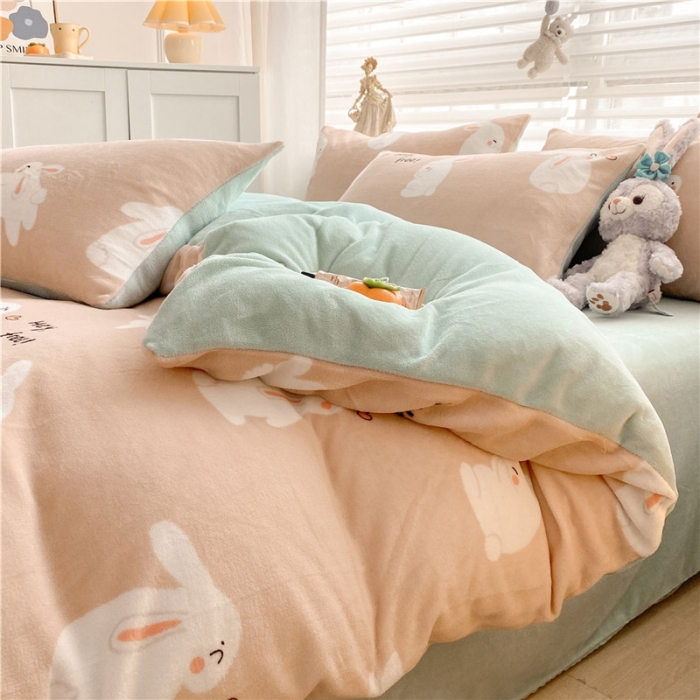 91家纺网 家纺一手货源 找家纺 古吉梦 2022年新款牛奶绒印花四件套 咪兔