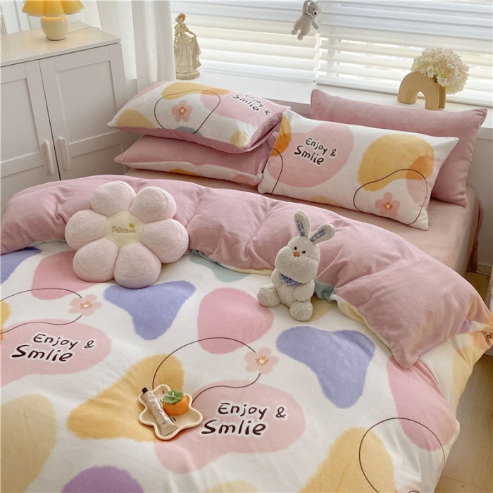 91家纺网 家纺一手货源 找家纺 古吉梦 2022年新款牛奶绒印花四件套 七彩石