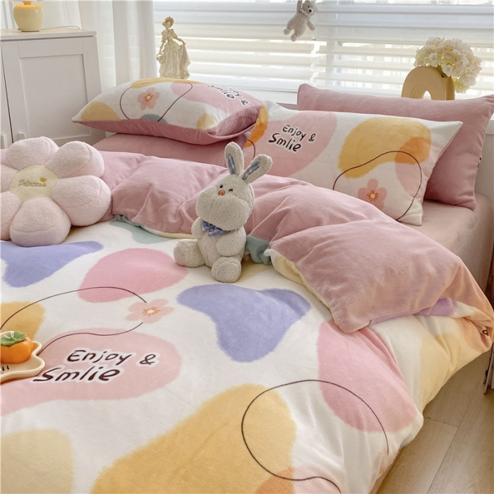 91家纺网 家纺一手货源 找家纺 古吉梦 2022年新款牛奶绒印花四件套 七彩石