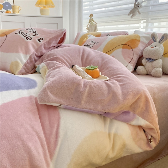 91家纺网 家纺一手货源 找家纺 古吉梦 2022年新款牛奶绒印花四件套 七彩石