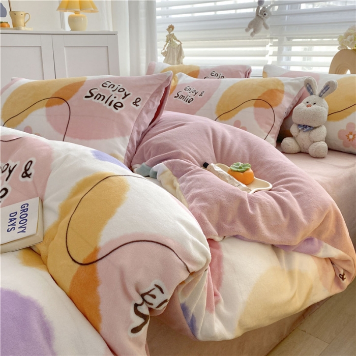 91家纺网 家纺一手货源 找家纺 古吉梦 2022年新款牛奶绒印花四件套 七彩石