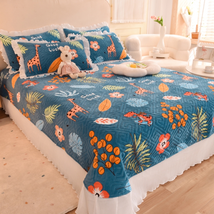 91家纺网 家纺一手货源 找家纺 （总）2025新款牛奶绒印花夹棉花边 单品床盖可定制任何尺寸