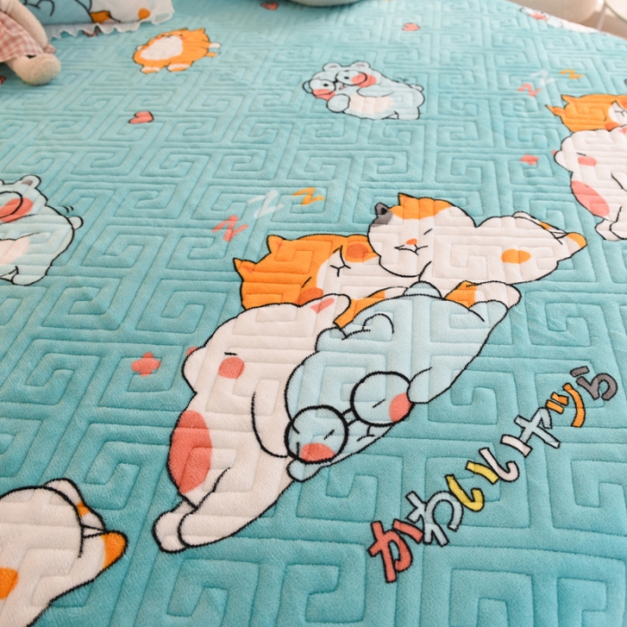 91家纺网 家纺一手货源 找家纺 2025新款牛奶绒印花夹棉花边 单品床盖 乖乖熊