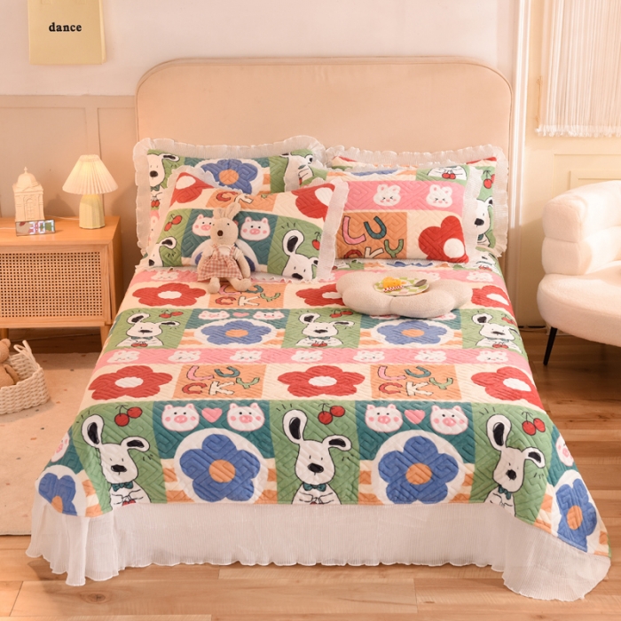 91家纺网 家纺一手货源 找家纺 2025新款牛奶绒印花夹棉花边 单品床盖 萌宠跳跳