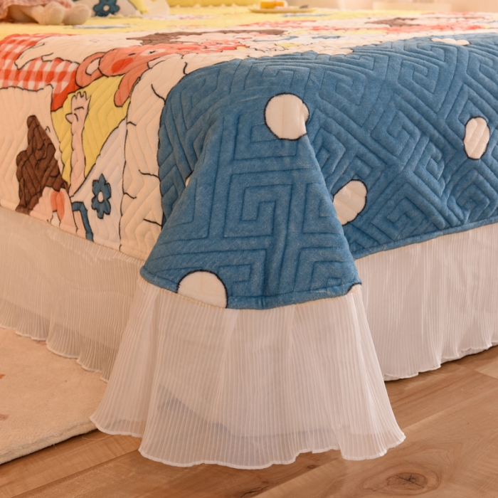 91家纺网 家纺一手货源 找家纺 2025新款牛奶绒印花夹棉花边 单品床盖 泡泡公主