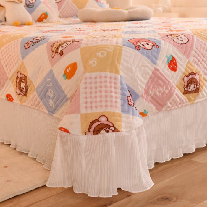 91家纺网 家纺一手货源 找家纺 2025新款牛奶绒印花夹棉花边 单品床盖 诗雨恋人