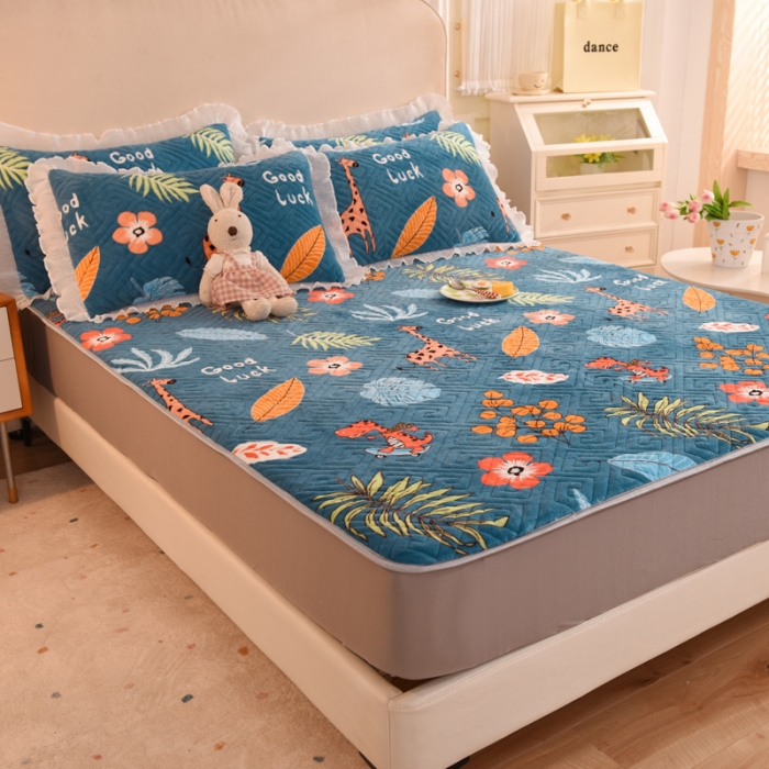 91家纺网 家纺一手货源 找家纺 甜之梦  2025新款牛奶绒印花夹棉花边系列单品床笠 动物乐园