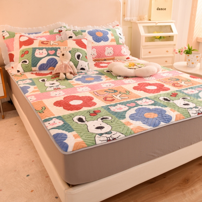 91家纺网 家纺一手货源 找家纺 甜之梦  2025新款牛奶绒印花夹棉花边系列单品床笠 萌宠跳跳